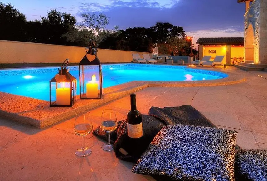 Villa Ortensia Mit Beheiztem Pool By Istrialux Svetvincenat Croatia